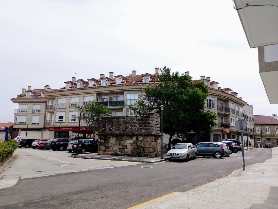 Property building, Off site, Neighbourhood, City view, Street view, Location