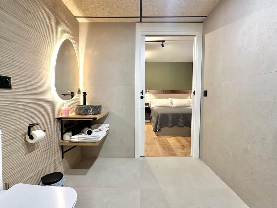 Bathroom, towels