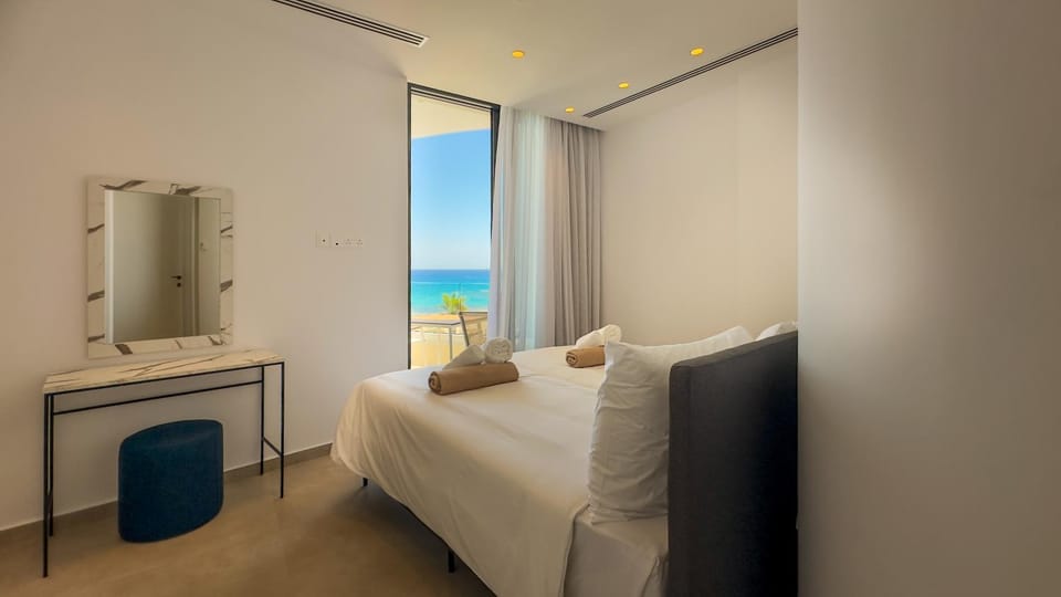 Bed, Photo of the whole room, Bedroom, Sea view