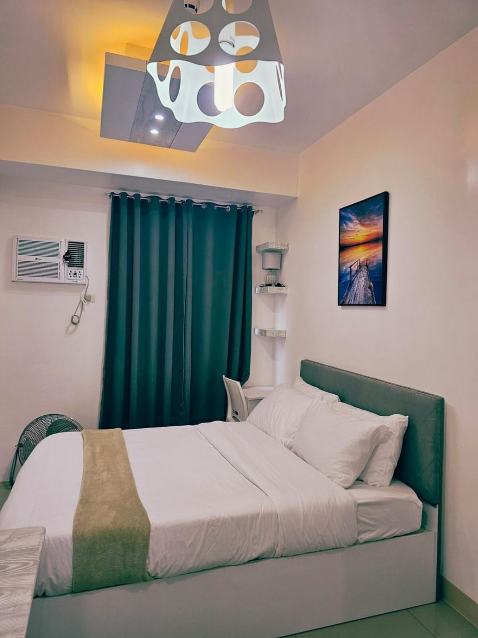 Bed, Photo of the whole room, Bedroom, air conditioner