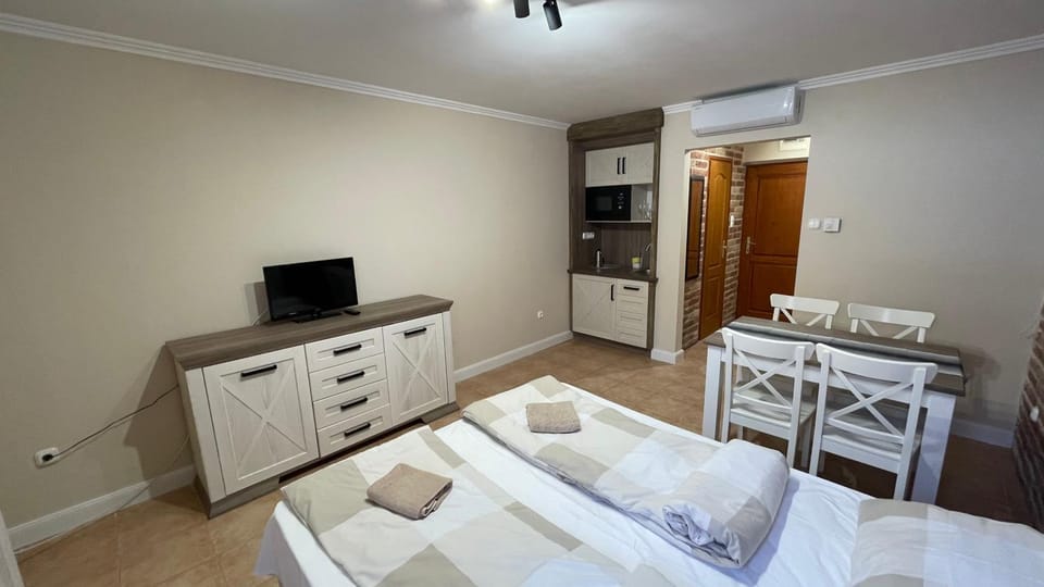 TV and multimedia, Kitchen or kitchenette