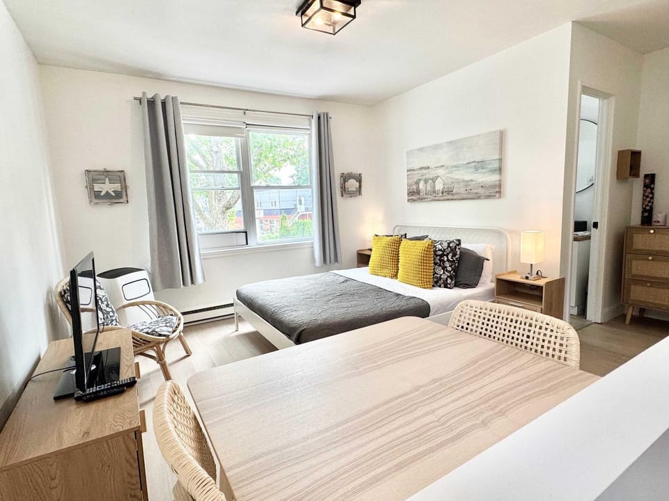 The Cozy Loft - 2 Guests - AC - 5 min Downtown Apartment in Quebec City