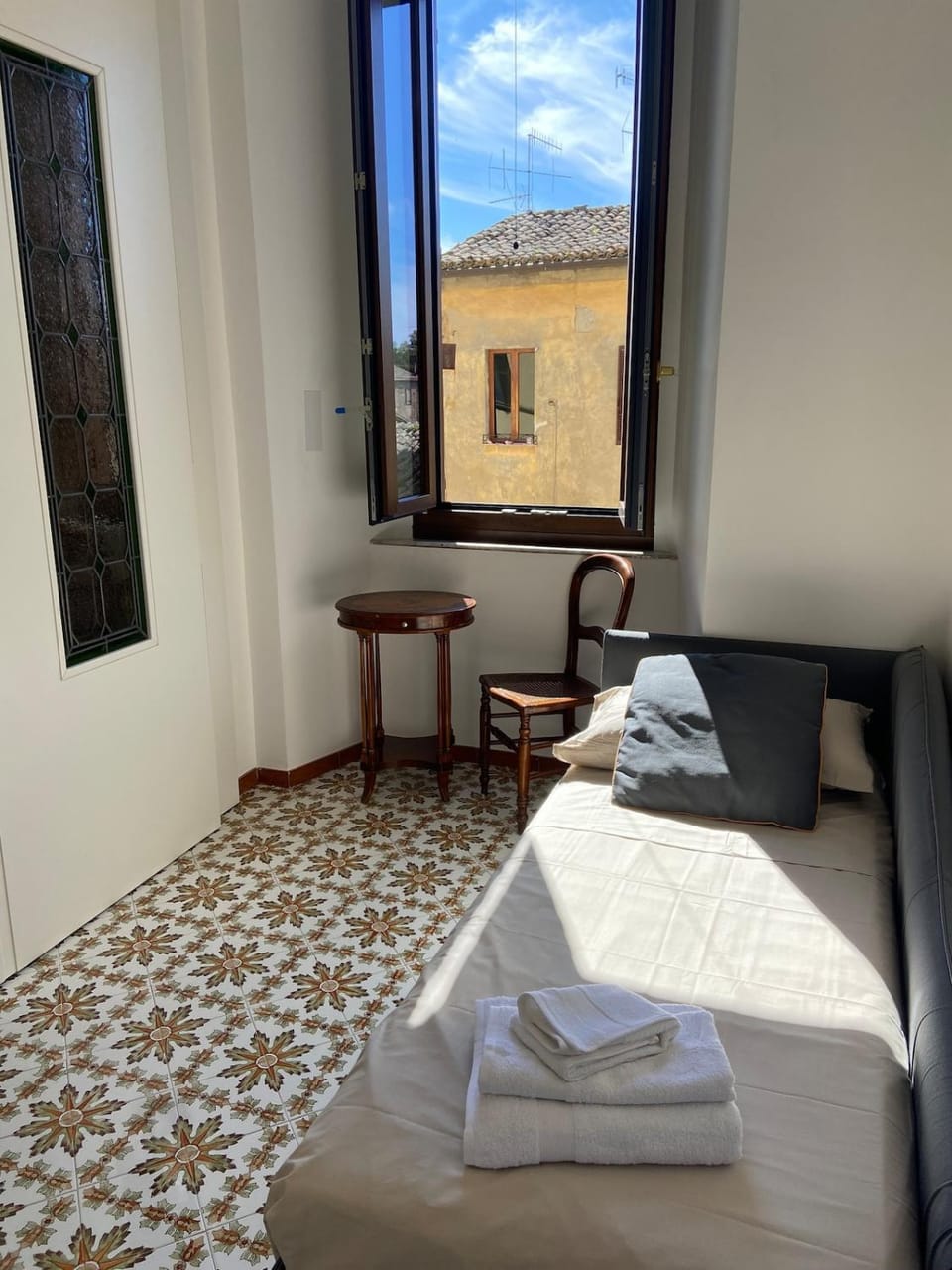 Bed, View (from property/room), Photo of the whole room, Bedroom, towels