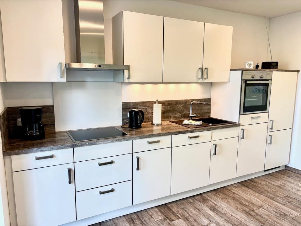 Kitchen or kitchenette, Living room