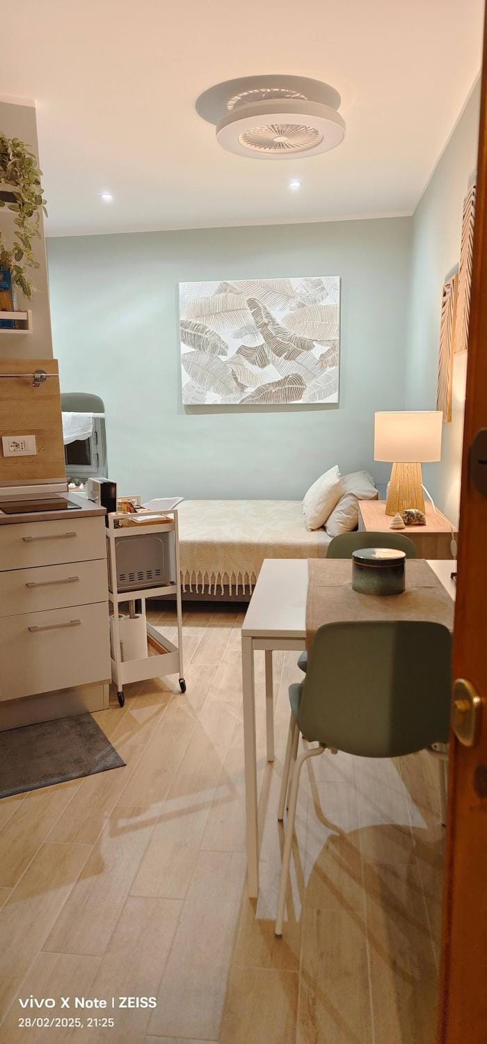 Living room, Decorative detail, Dining area