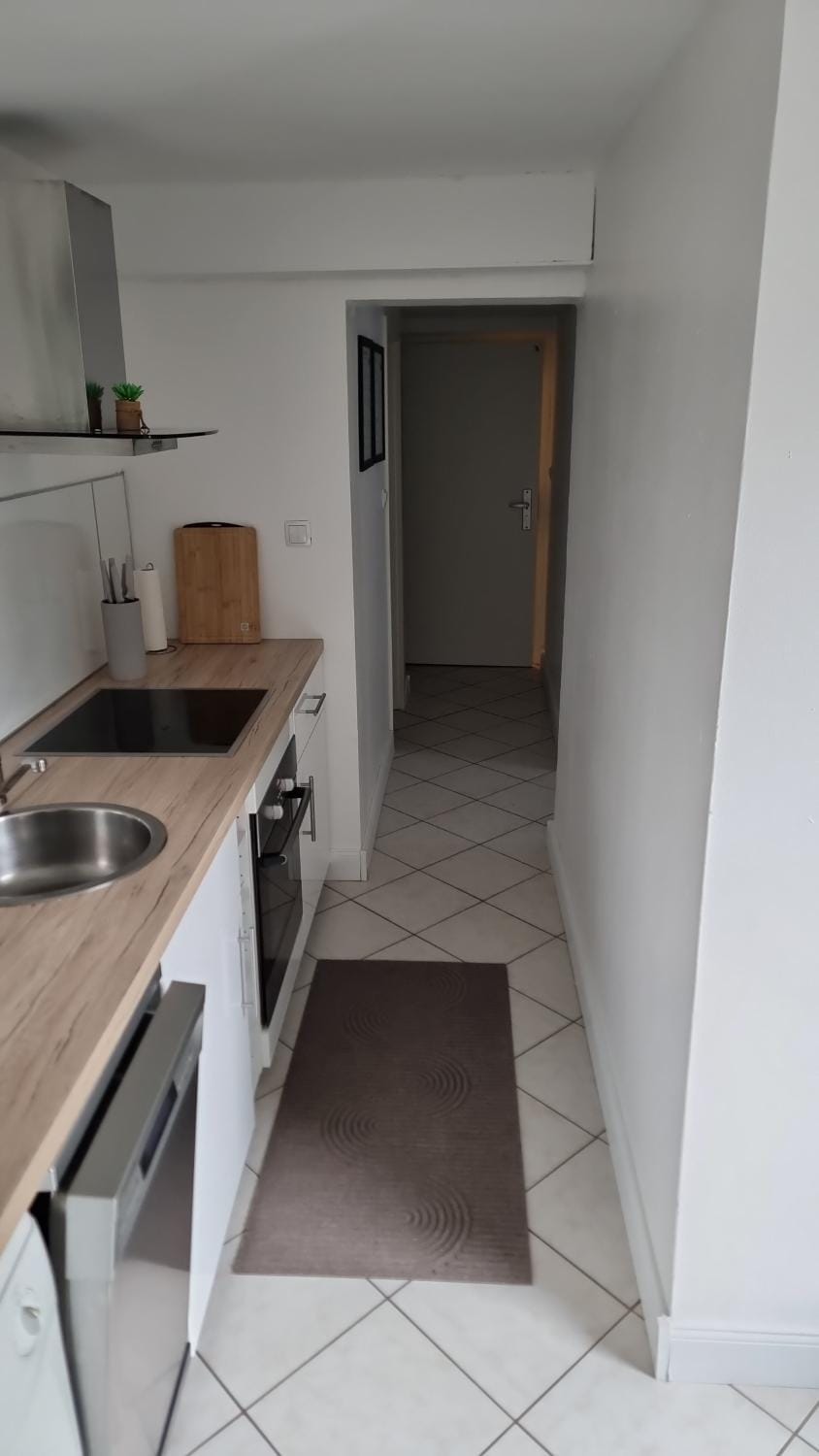 Kitchen or kitchenette, oven, stove