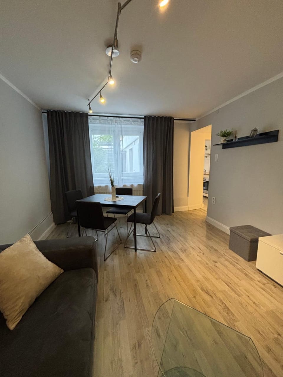 Living room, Photo of the whole room, Seating area, Dining area