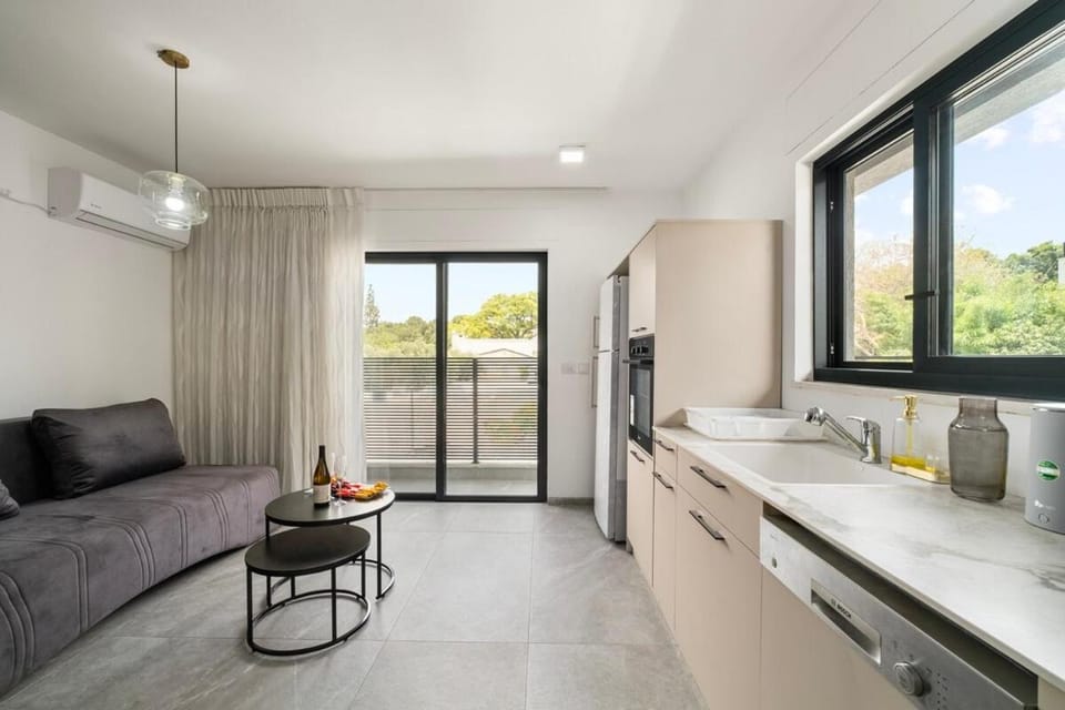 Gesher Haziv Peaceful Modern Stay Apartment in North District