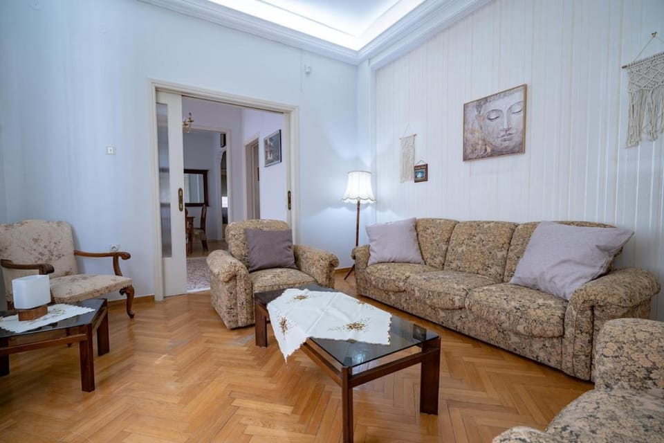 Retro 2-Bdrm House Near Metro in Heraklion by ΜΡS Apartment in Central Athens Regional Unit, Greece