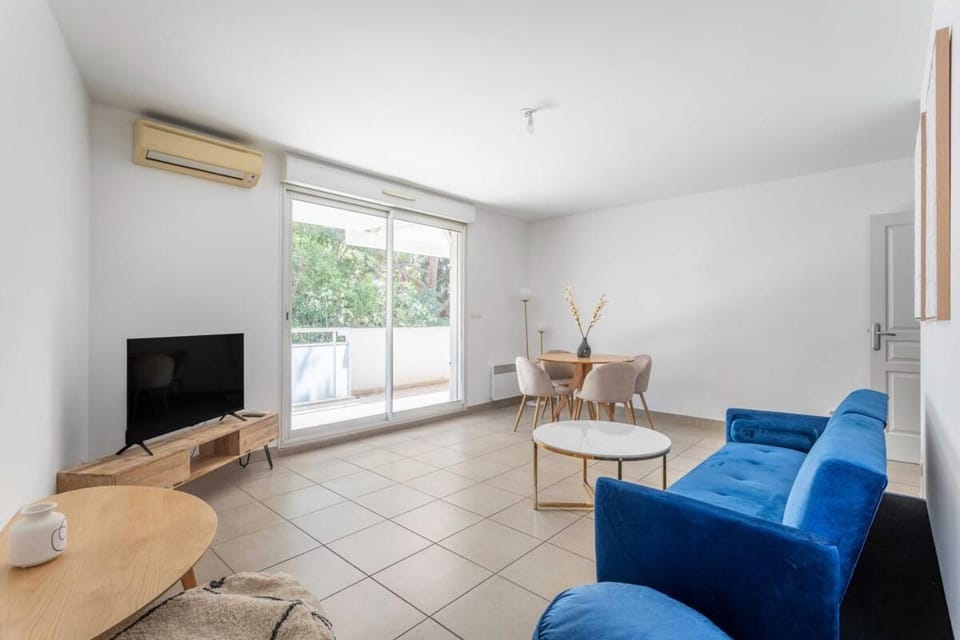 Apartment with air conditioning near Porte dAix and Vieux Port Apartment in Marseille