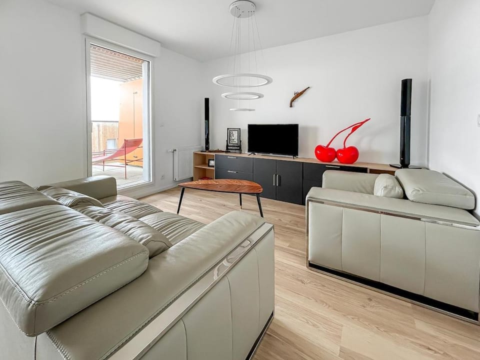T2 Lumineux - Proche Plage & Technopôle - Parking Privé, Bureau & Wifi Rapide Apartment in Brest
