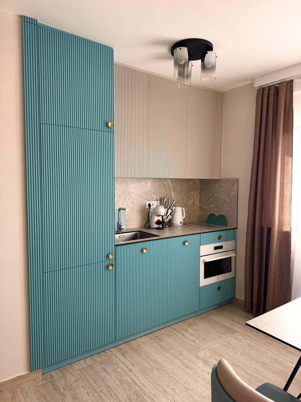 Coffee/tea facilities, Kitchen or kitchenette, oven