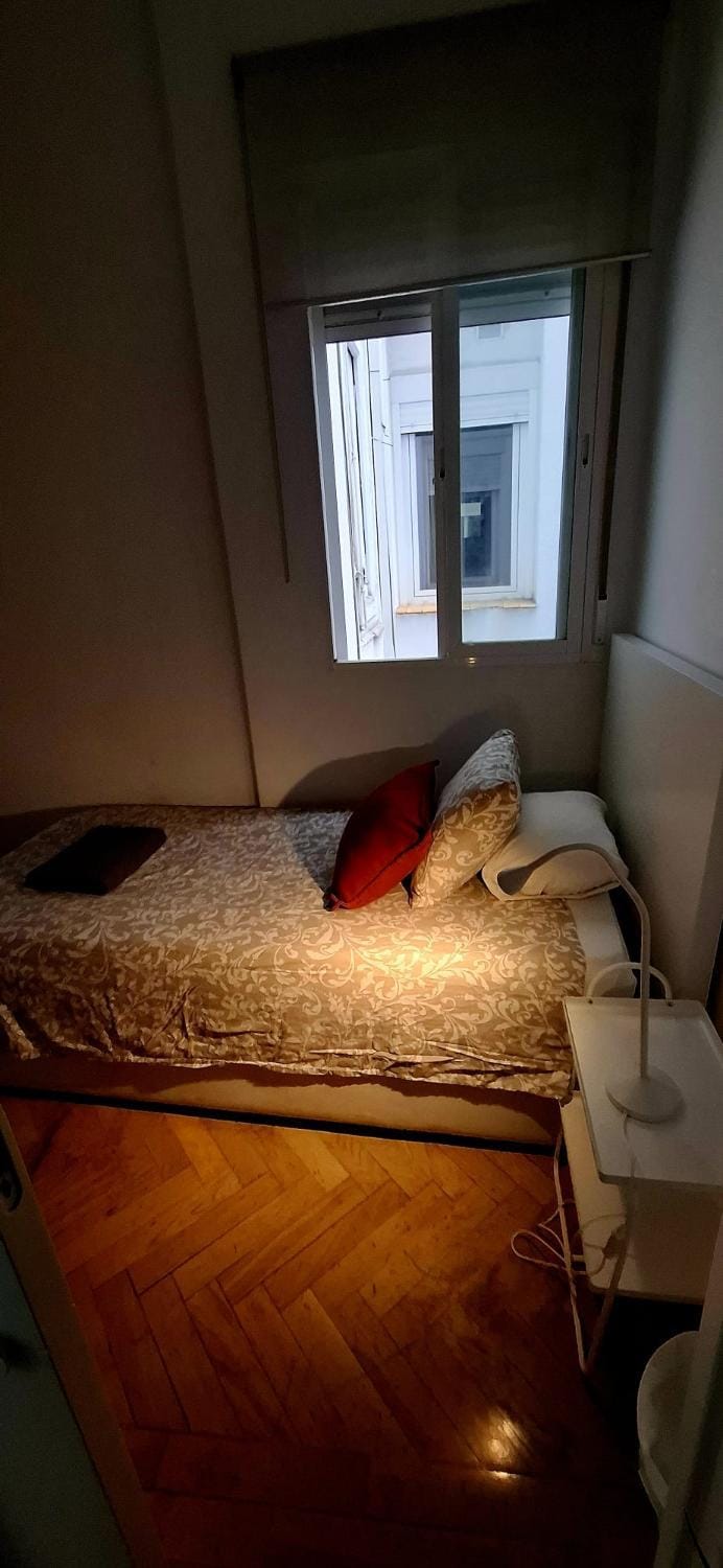 Zurbano Street, Private rooms Hostel in Madrid