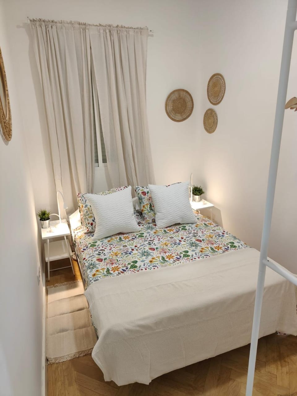 Zurbano Street, Private rooms Hostel in Madrid