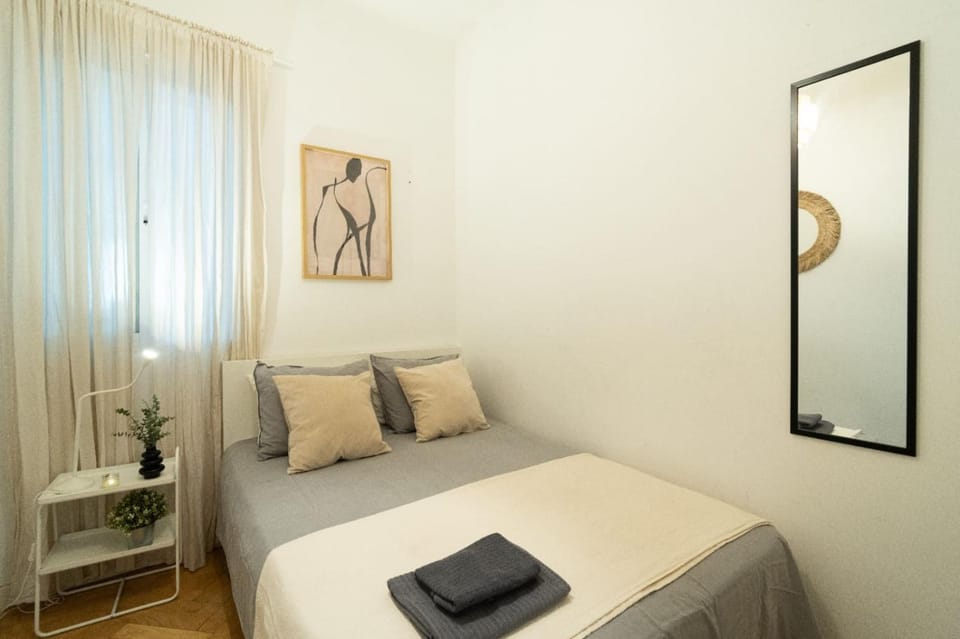 Zurbano Street, Private rooms Hostel in Madrid