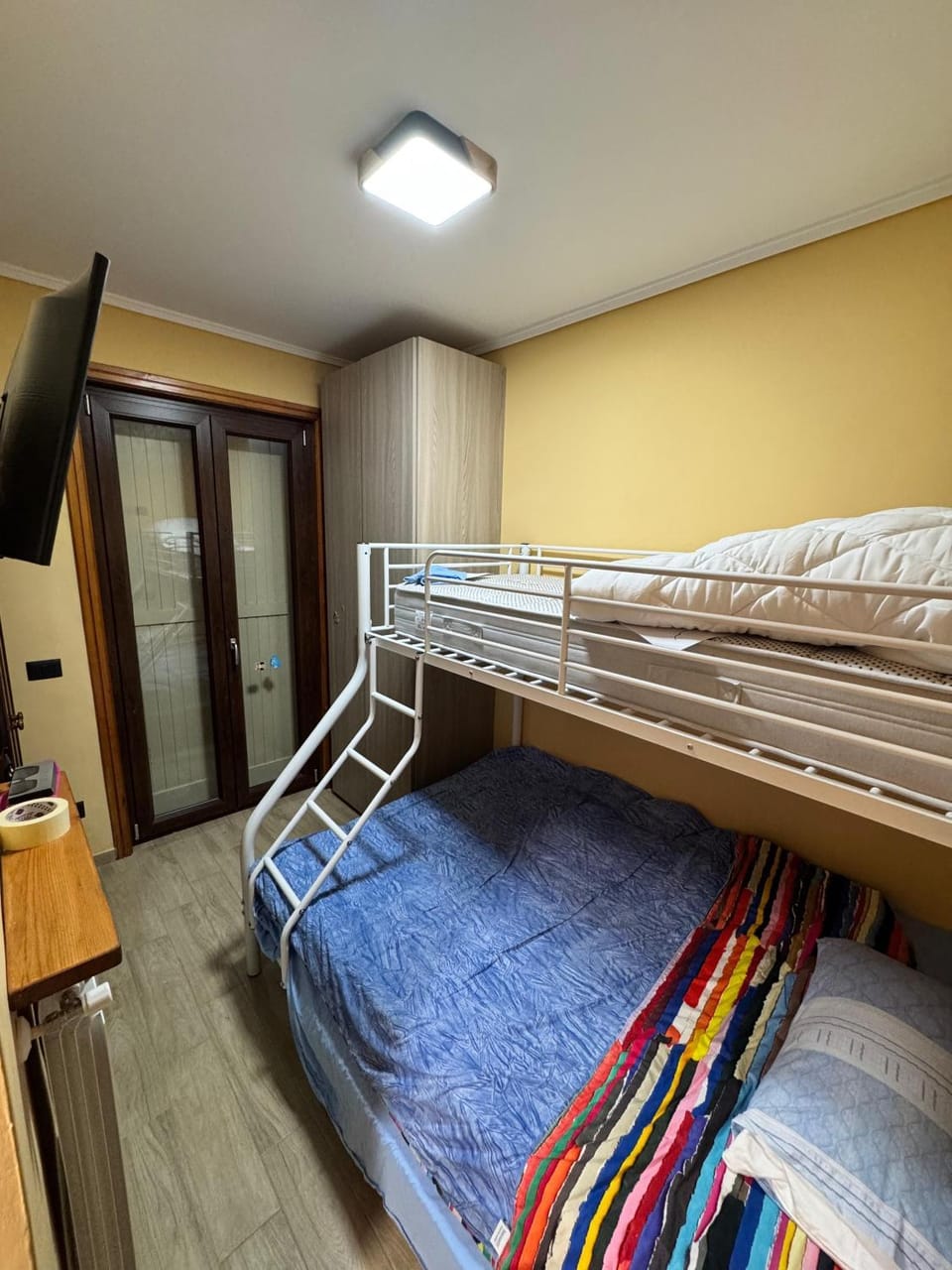 Property building, Living room, Bedroom