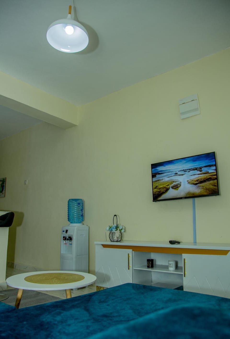 Minimalist Escape Executive One Bedroom with WIFI Apartment in Kenya