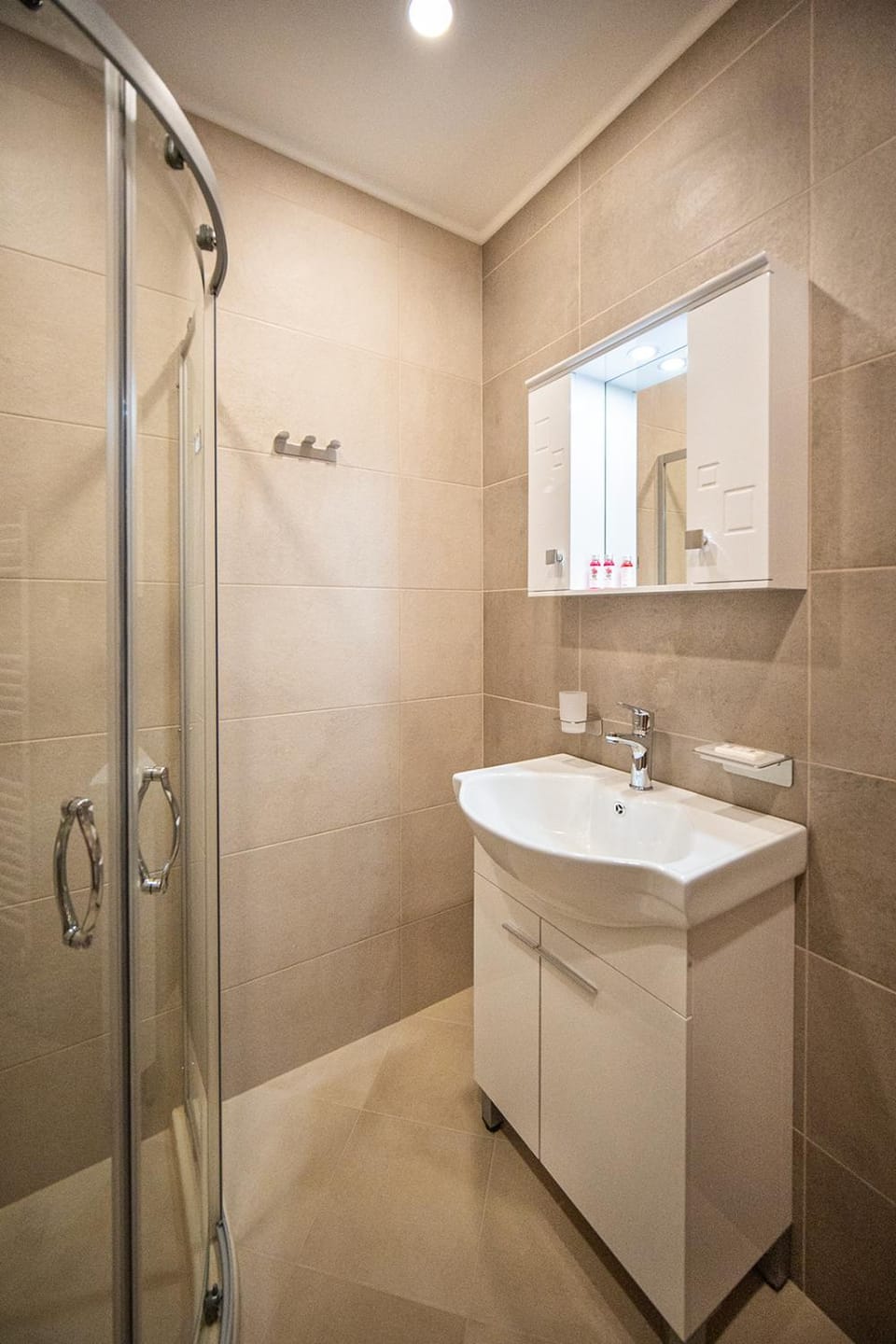 Shower, Toilet, Bathroom, heating, towels