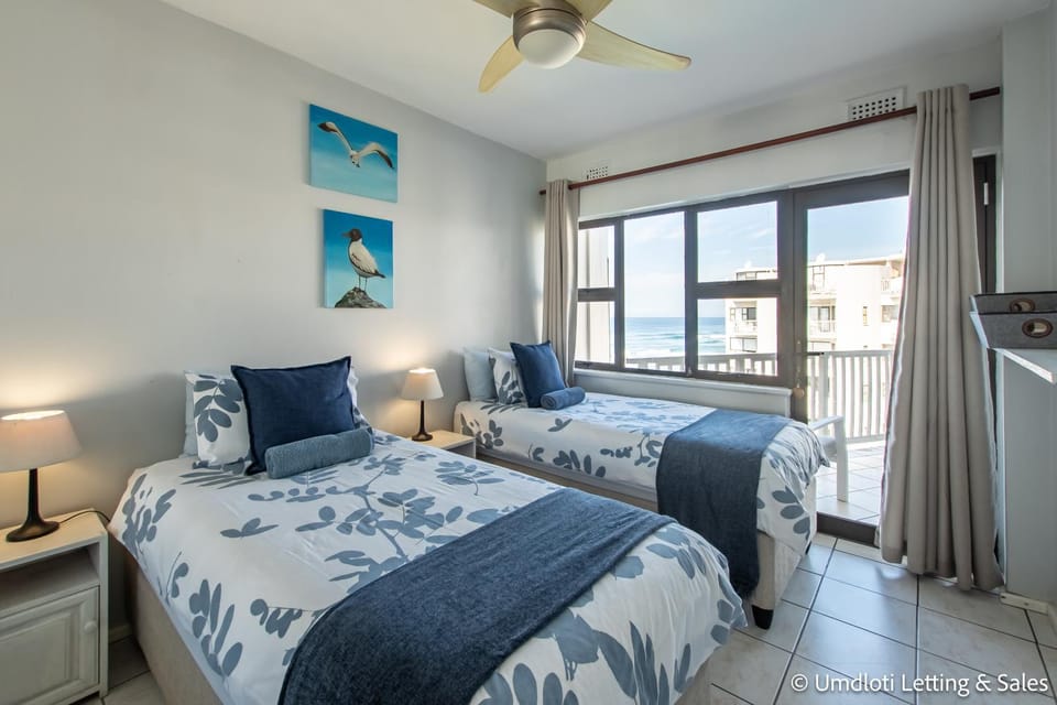 Bed, Balcony/Terrace, Photo of the whole room, Bedroom, Sea view