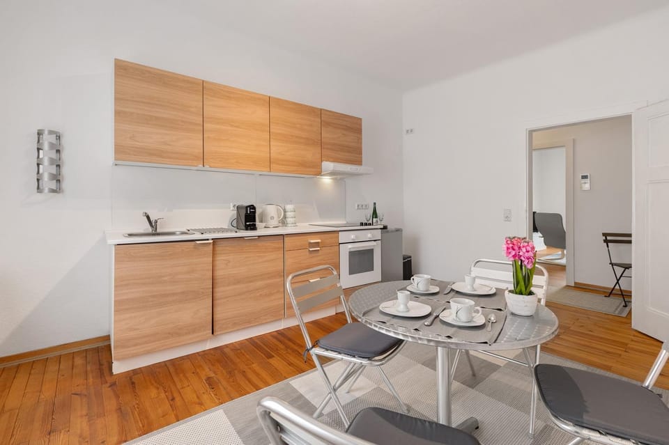 Property building, Kitchen or kitchenette, Living room
