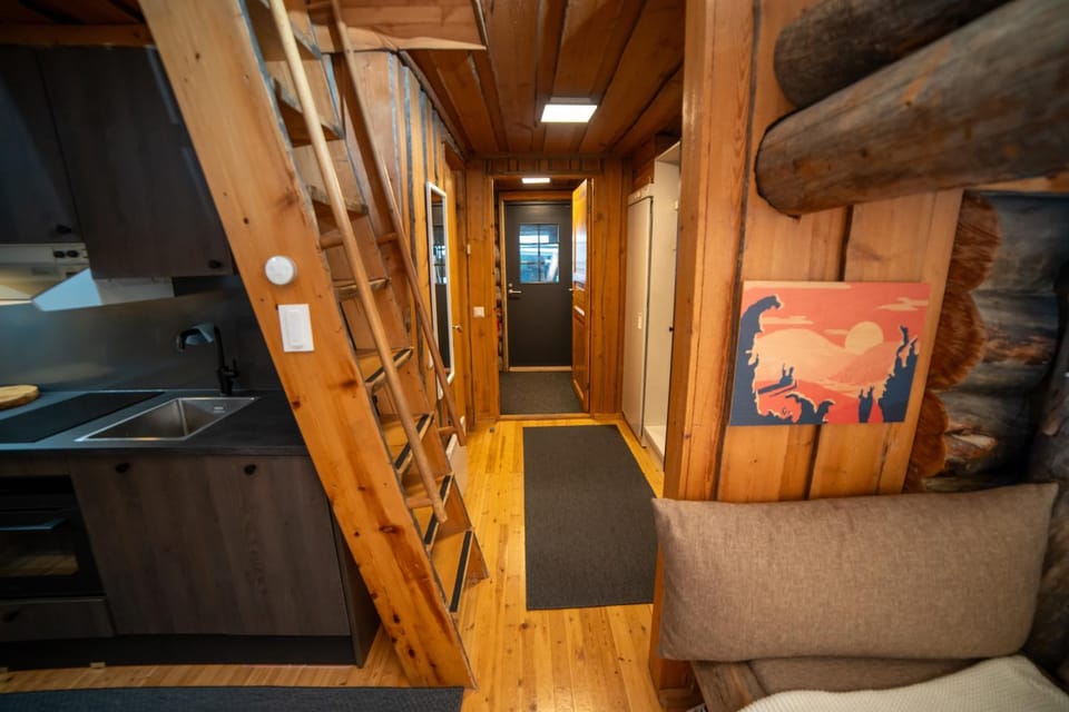 Slopeside Luppo - Private Sauna, Ski 100m - Valkea Homes Nature lodge in Rovaniemi