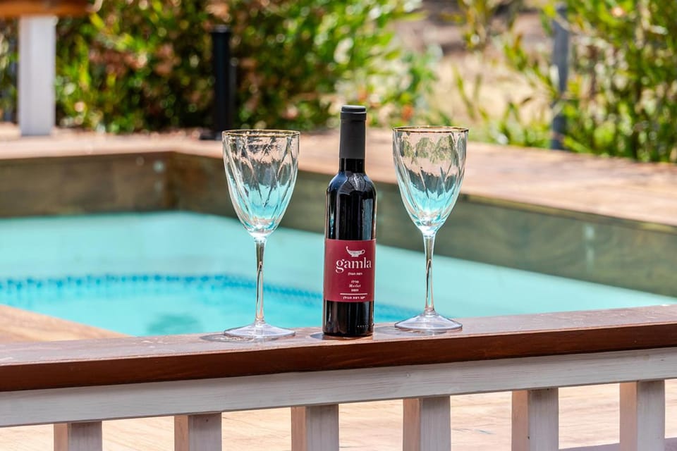 Pool view, Swimming pool, Alcoholic drinks