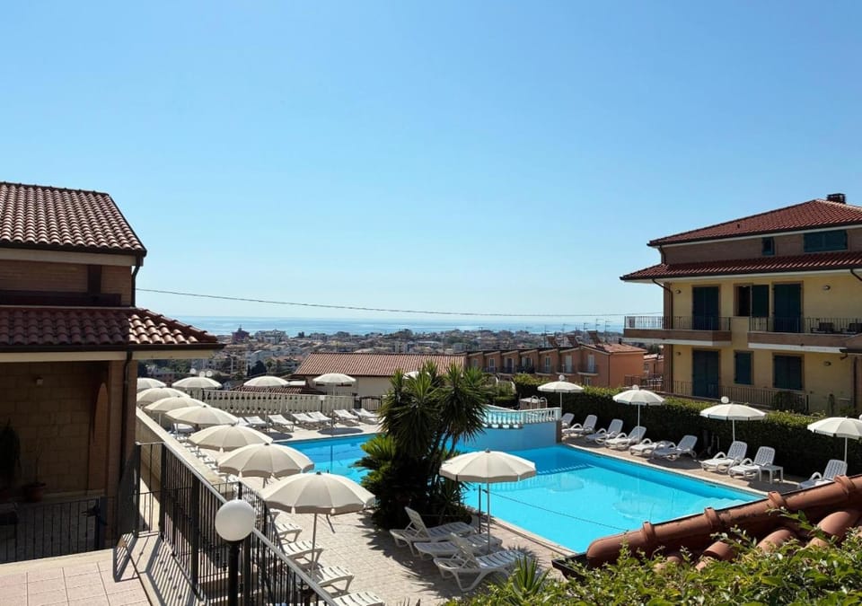 Natural landscape, Pool view, Sea view, Swimming pool, sunbed