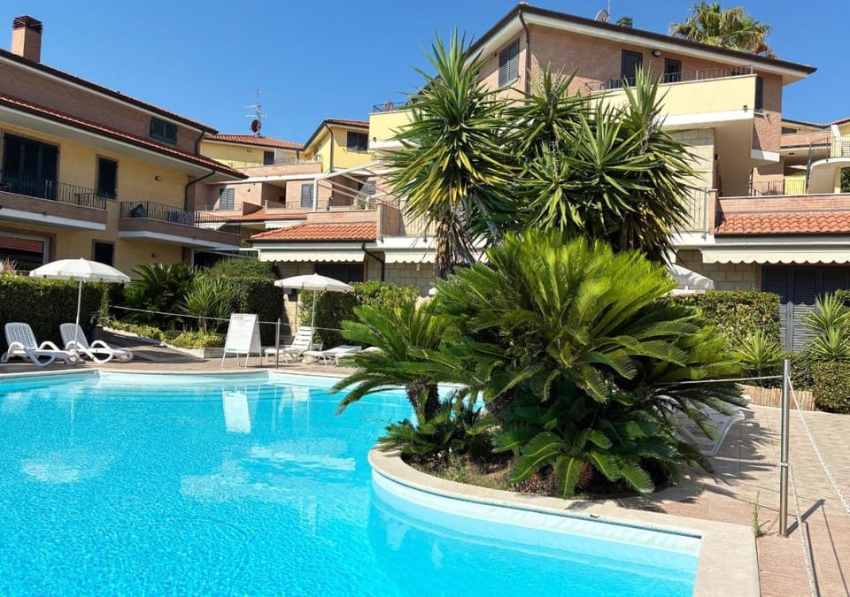 Property building, Day, Garden, Pool view, Swimming pool, sunbed