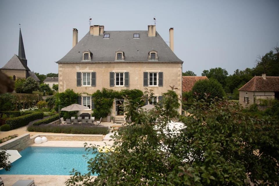 Property building, Garden, Pool view, Swimming pool