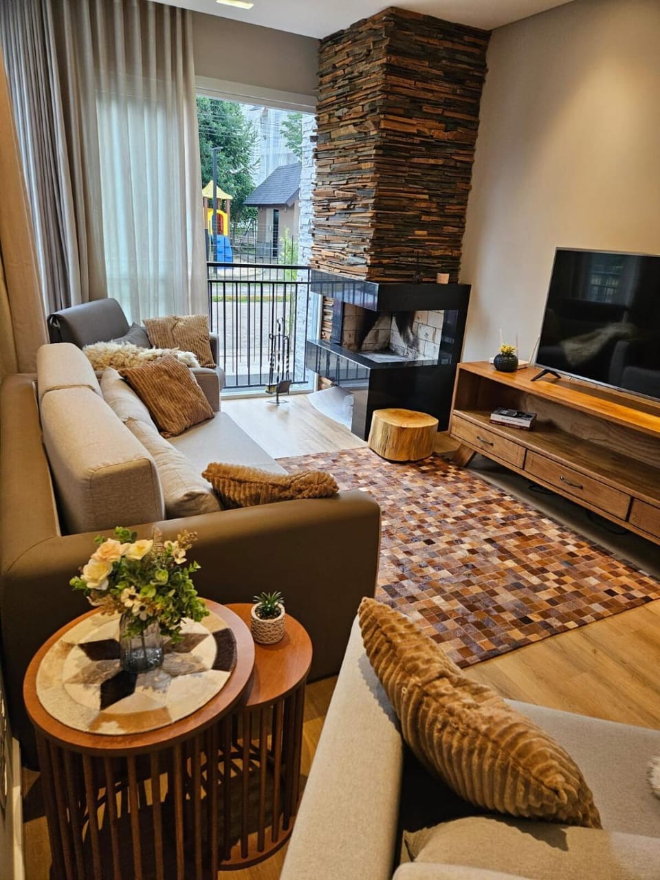 Living room, pet friendly