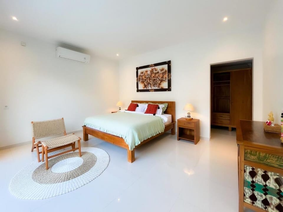 Bed, Bedroom, wardrobe, air conditioner