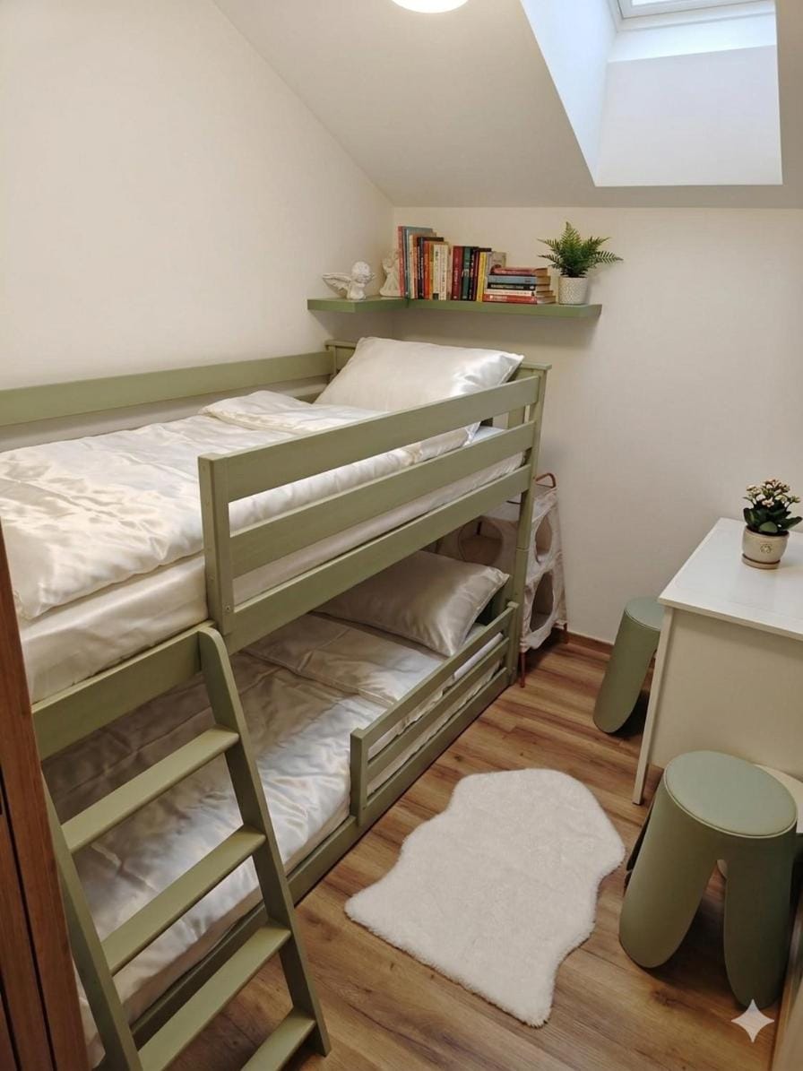 Bed, Photo of the whole room, Bedroom, bunk bed