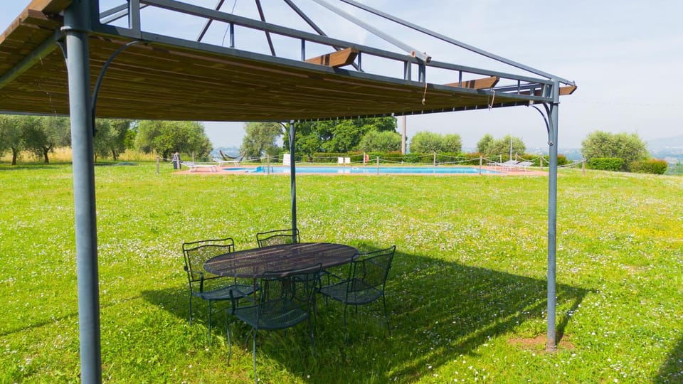 Garden, Dining area