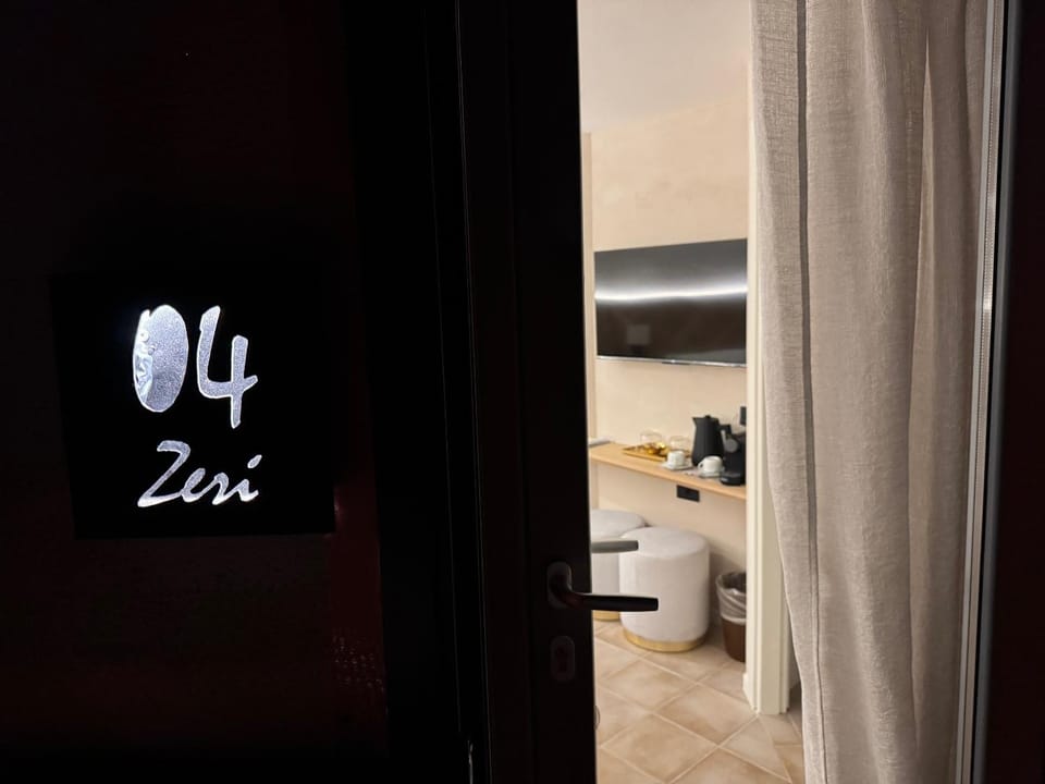 TV and multimedia, Quiet street view