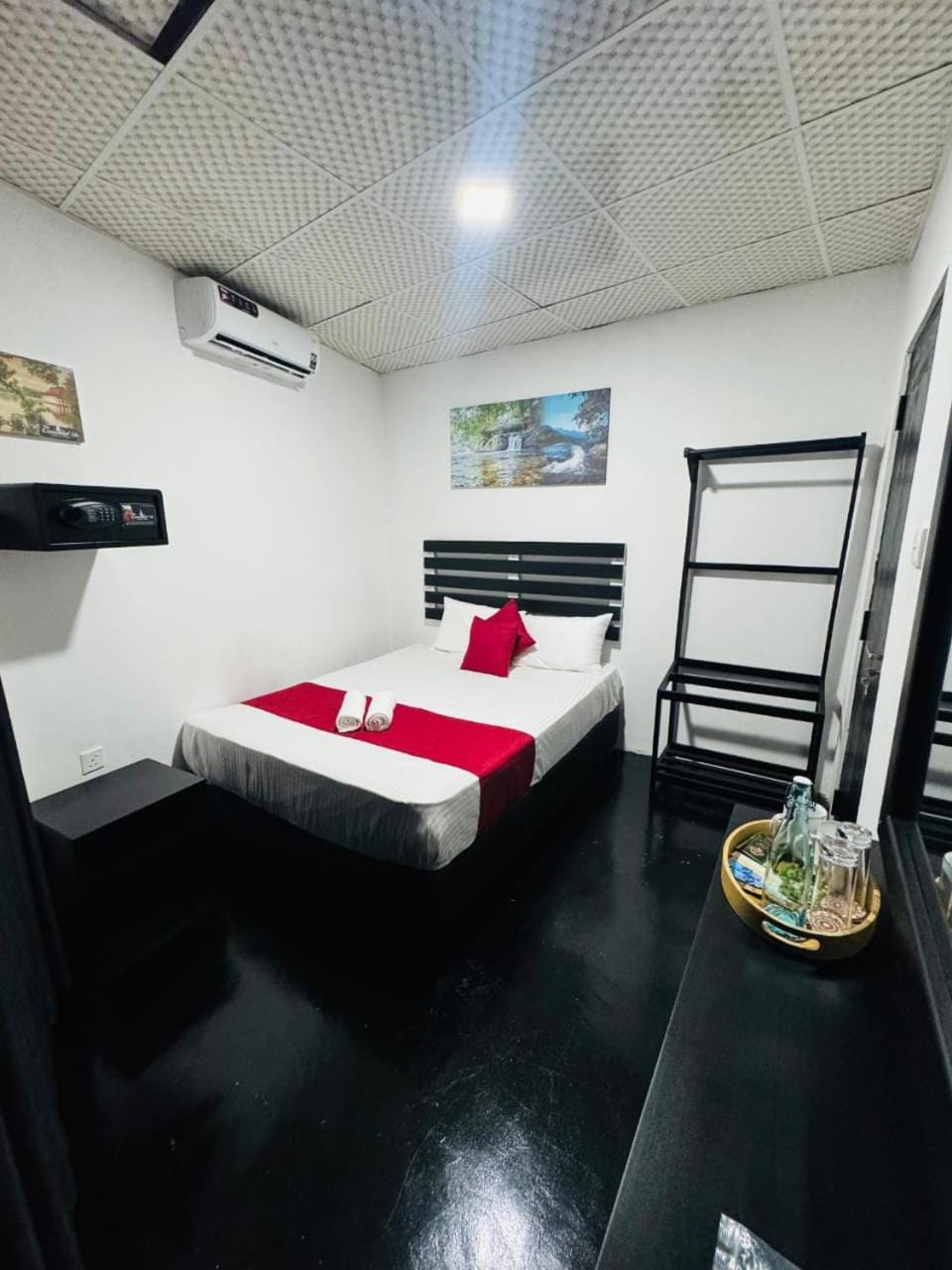 Bed, Bedroom, air conditioner