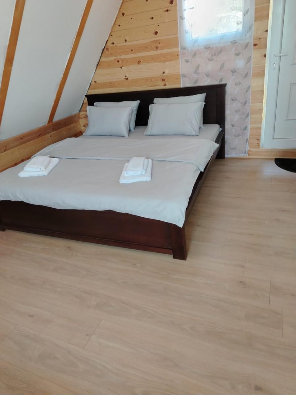 Durmitor Viewpoint Chalet in Montenegro