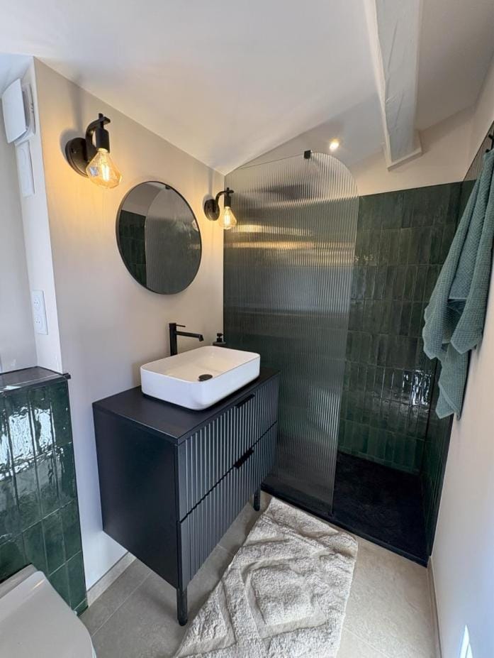 Shower, Bathroom