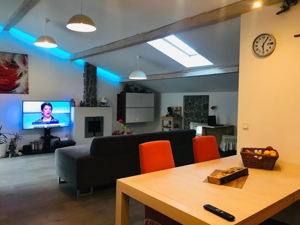 F2 type loft avec terrasse Apartment in Alès