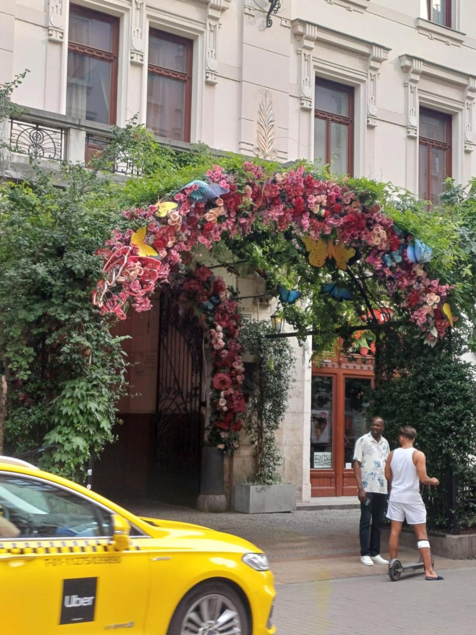 Restaurant/places to eat, Neighbourhood, Street view, Shopping Area, Location
