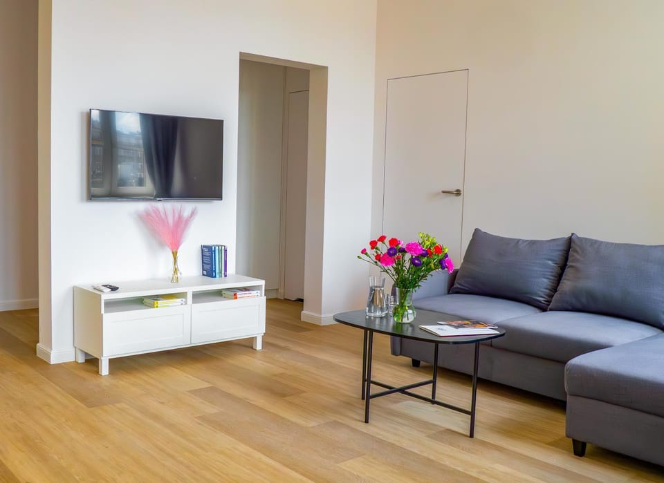TV and multimedia, Seating area