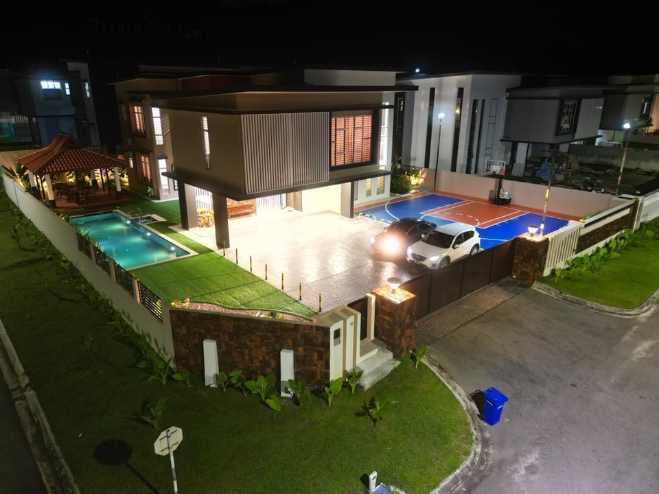 Property building, Night