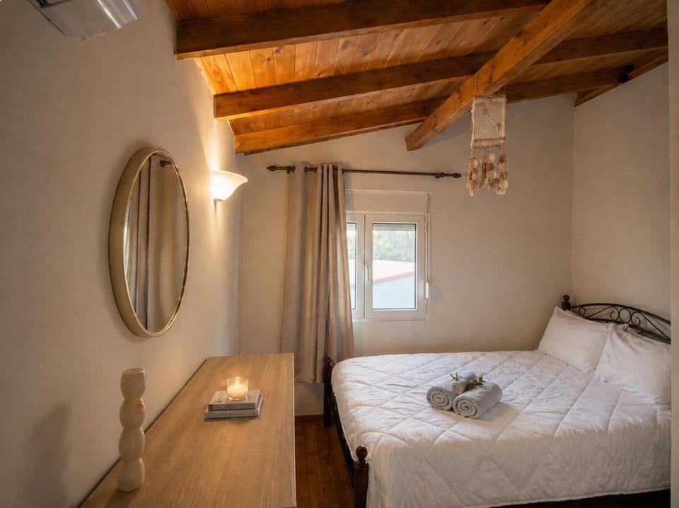 Wooden Loft 3min Walk to Beach House in Evros, Greece