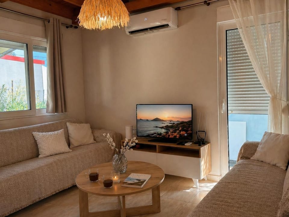 Wooden Loft 3min Walk to Beach House in Evros, Greece
