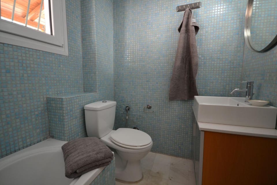 Bathroom, Bath