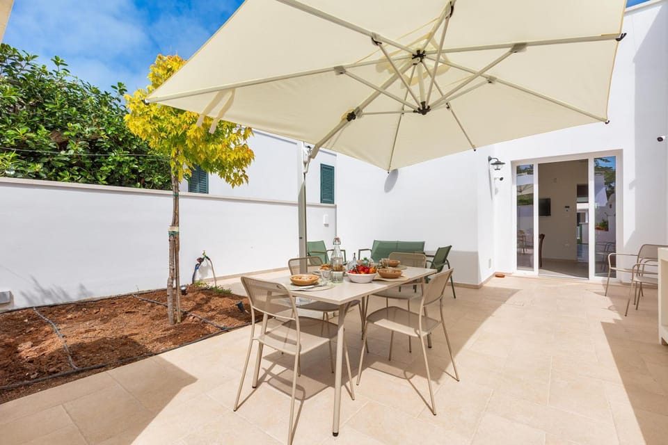 Patio, Dining area