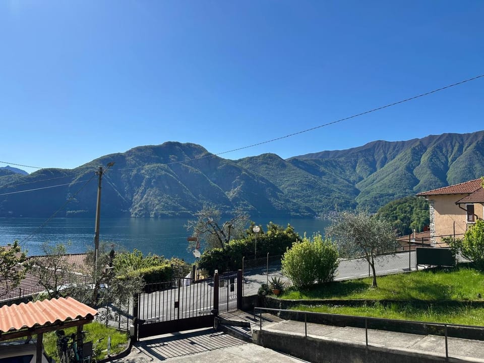 Casetta Rossa Apartment in Tremezzo