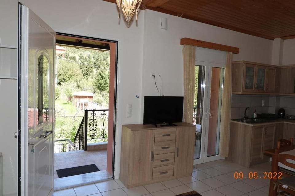 TV and multimedia, Kitchen or kitchenette, Dining area, oven
