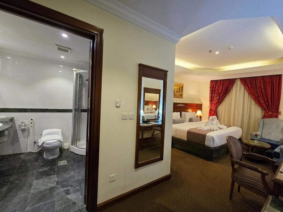 Toilet, Bed, Bathroom, Bedroom