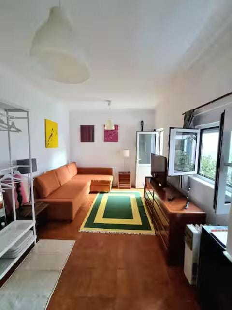 Lisbon Charm Stay -Patio & Gym Apartment in Lisbon