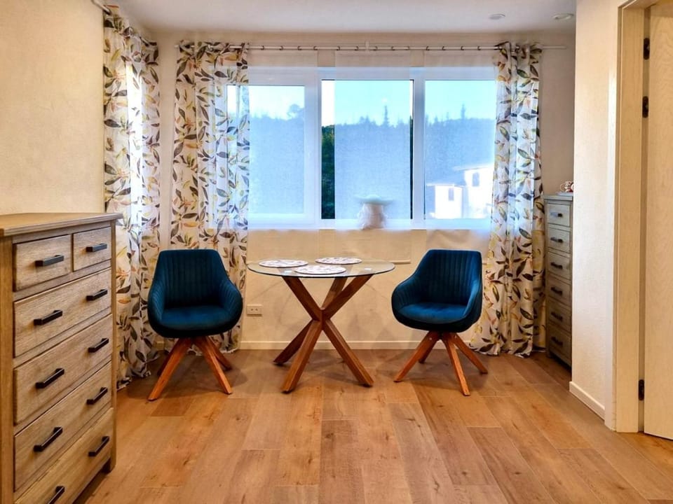 Dining area, Bedroom